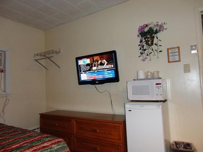 Hillside Inn Pembroke Room photo